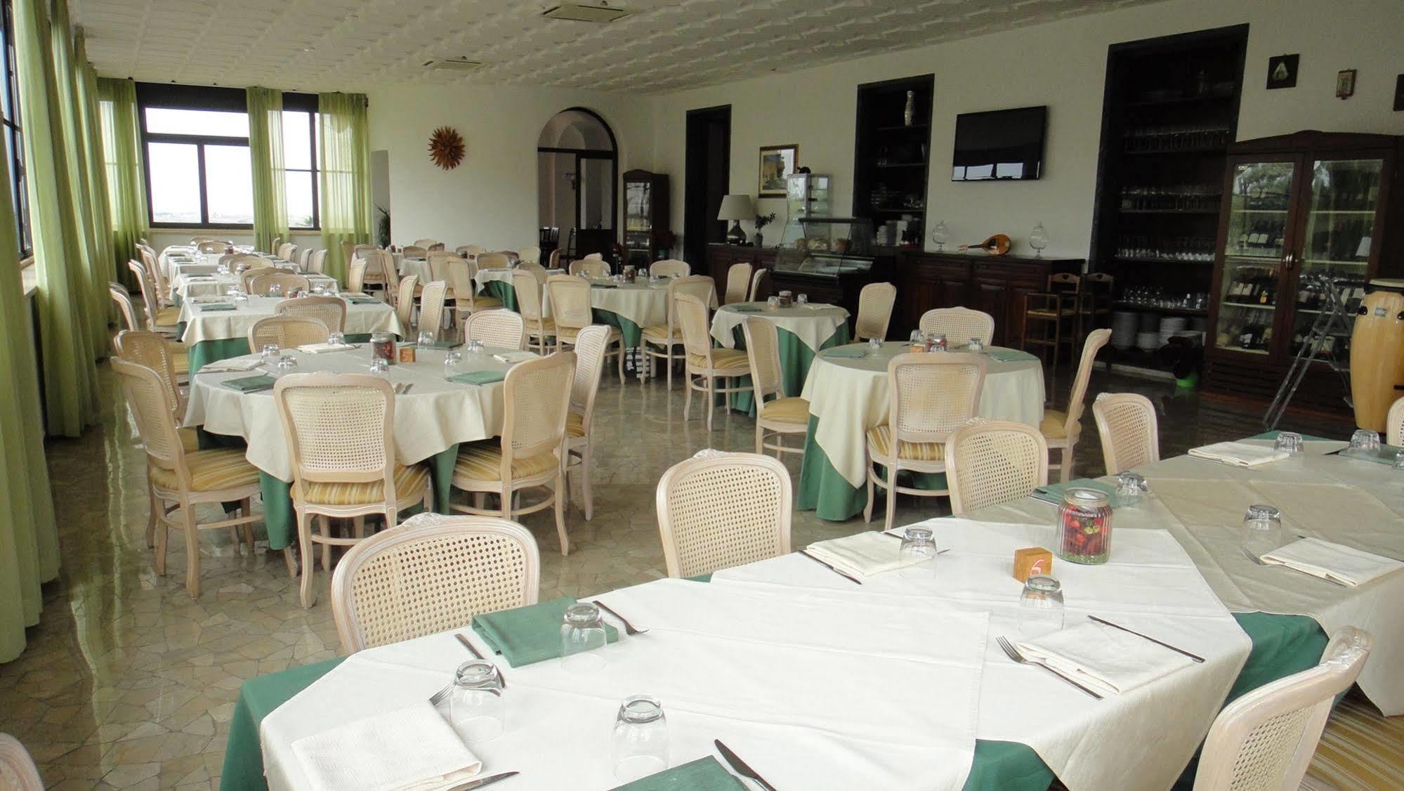 Antica Locanda Cavallino Bianco Cerveteri Bagian luar foto