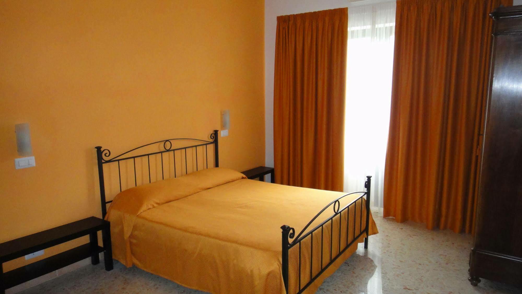 Antica Locanda Cavallino Bianco Cerveteri Bagian luar foto